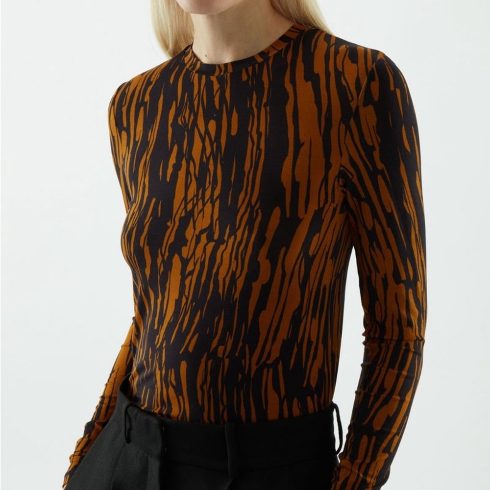 COS Women's Long Sleeve Printed Top Size L ⭐️